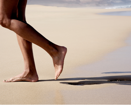 Nuogumas tarp tikėjimo ir mokslo: religijos bei ateizmo sankirta nudizme