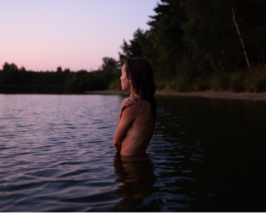 nudizmas.lt žygis: pirmasis mūsų bendruomenės nudistų buriavimo krikštas